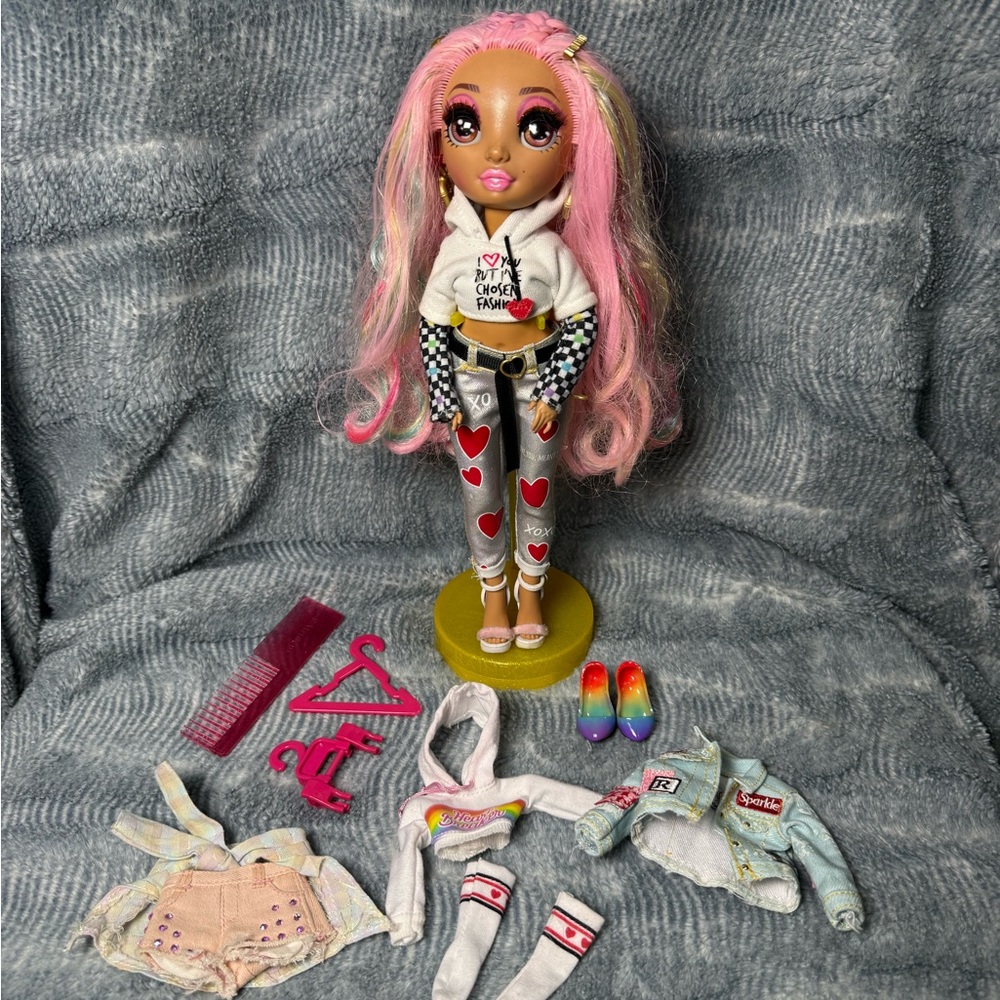 Rainbow High Kia Hart Special Edition Valentine Doll w/ Outfits & Accessories
